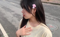 A片粗大的内捧猛烈进出AVV